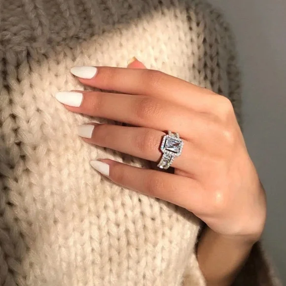 3 Carats Moissanite
Gemstone S925 Silver ring - Picture 5 of 6